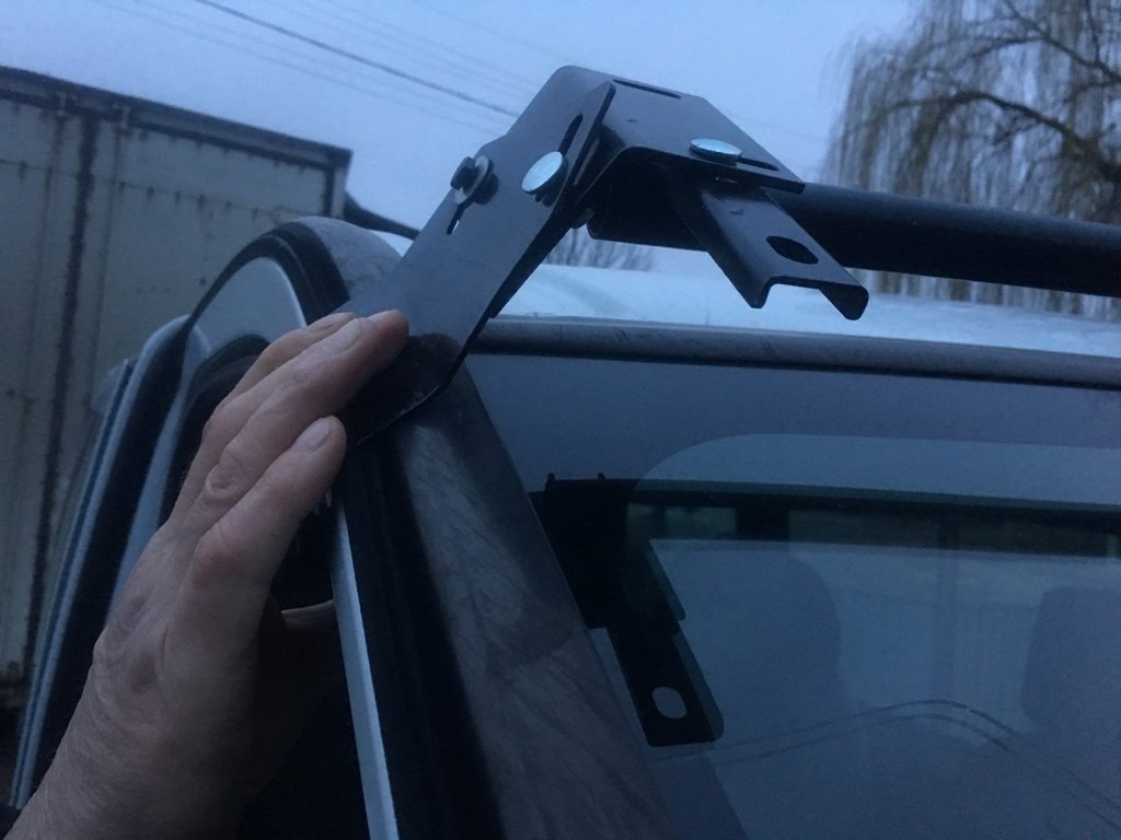 Козирьок на лобове скло (чорний глянець, 5мм) для Nissan Primastar 2002-2014 рр
