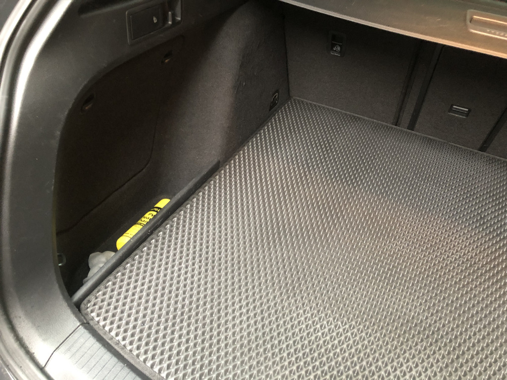Килимок багажника (SW, EVA, чорний) для Volkswagen Golf 7/E-Golf