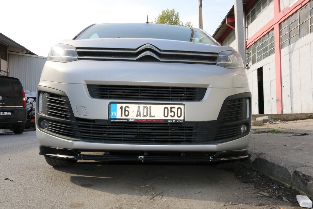 Передня лип накладка (ABS) для Peugeot Expert 2017- рр