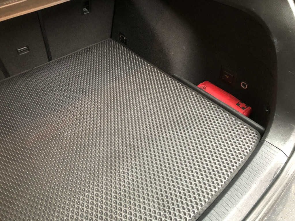 Килимок багажника (SW, EVA, чорний) для Volkswagen Golf 7/E-Golf