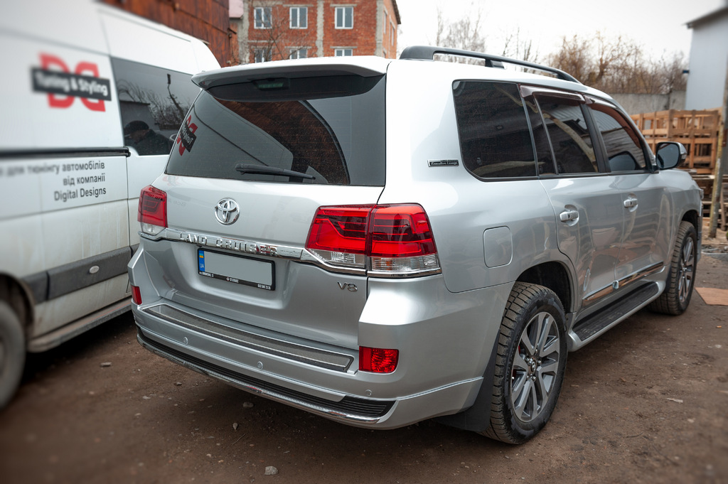 Комплект обвісів 2016-2021 (Executive 2021) Білий колір для Toyota Land Cruiser 200 рр