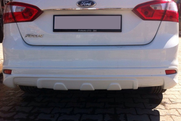 Накладка на задній бампер Sedan 2011-2015 (під фарбування) для Ford Focus III рр
