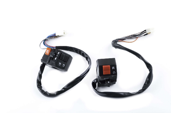 Блоки кнопок руля (пара) Zongshen SPARK R6 (черные) XVP