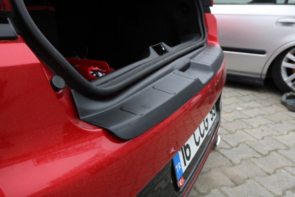 Накладка на задній бампер EuroCap (ABS) для Renault Clio IV 2012-2019 рр