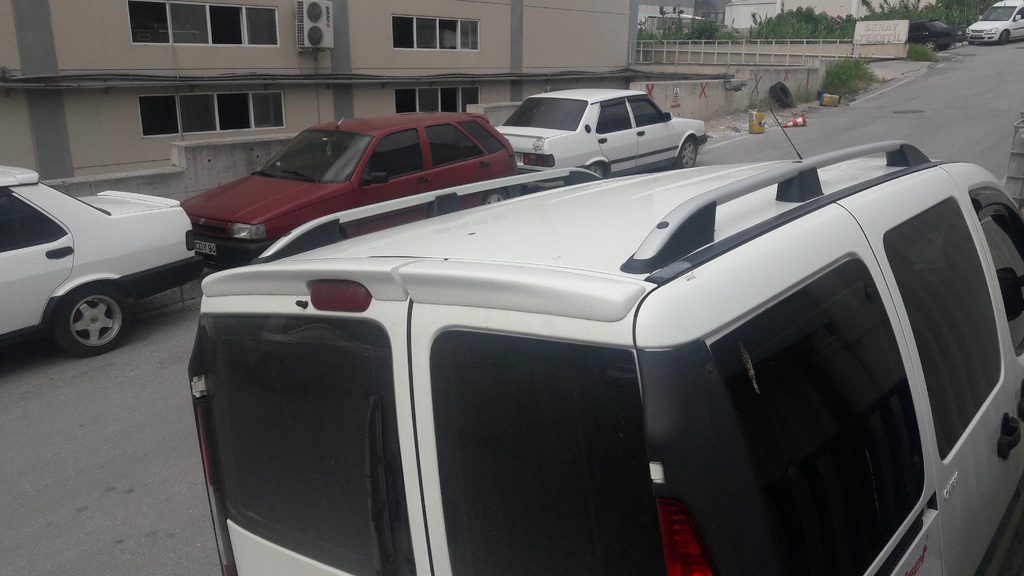Спойлер Anatomic (розпашні двері, під фарбування) для Fiat Doblo I 2001-2005 рр