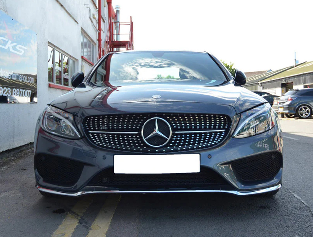 Передня решітка Diamond Silver (для Avantgarde/AMG-Line/C43 AMG) 2018-2026, з камерою для Mercedes C-сlass W205 рр