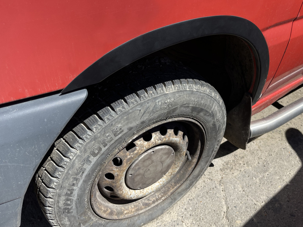 Накладки на арки (4 шт, чорні) ABS пластик для Mercedes Vito W638 1996-2003 рр