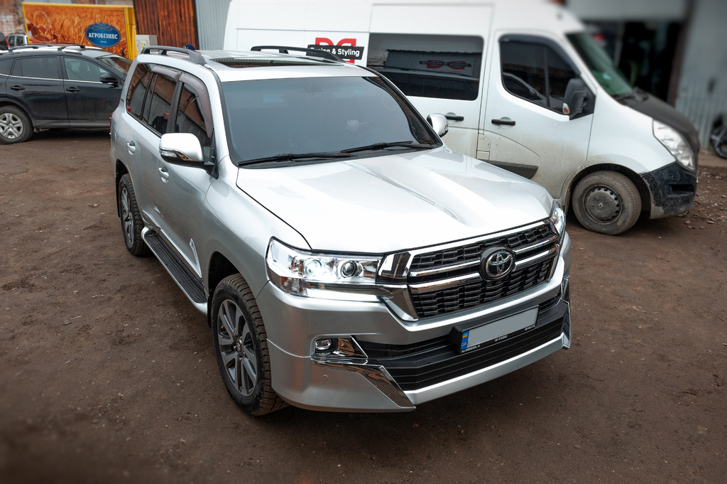 Комплект обвісів 2016-2021 (Executive 2021) Білий колір для Toyota Land Cruiser 200 рр