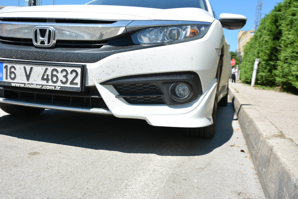 Куточки на передній бампер (під фарбування) для Honda Civic Sedan X 2016-2021 рр