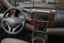 Накладки на панель (13 деталей) Алюміній Mitsubishi L200 2006-2015 рр.