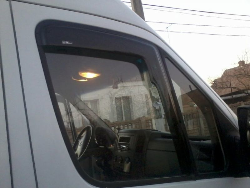 Вітровики клеючі (2 шт, HIC) для Mercedes Sprinter W906 2006-2018 рр