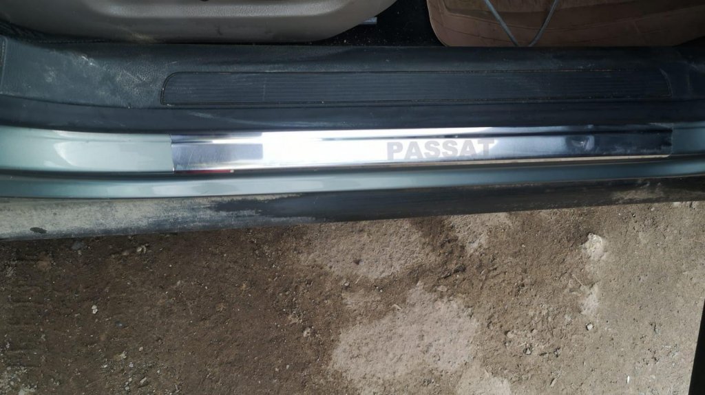 Накладки на пороги Carmos V2 (4 шт, нерж) для Volkswagen Passat СС 2008- рр