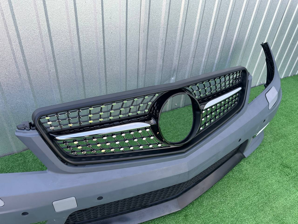 Передня решітка Diamond Black для Mercedes C-class W204 2007-2015 рр