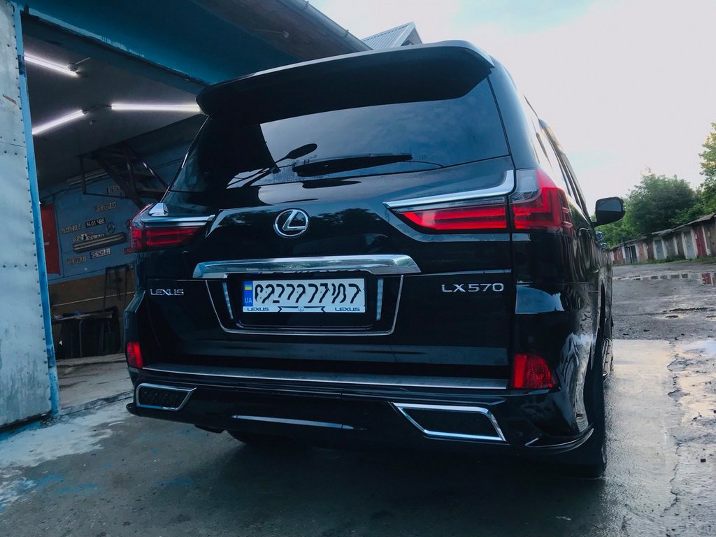 Накладка на торець заднього бампера (2016-2026, 2 шт) для Lexus LX570/450d рр