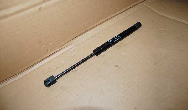 Амортизатор кришки багажника Chery M11