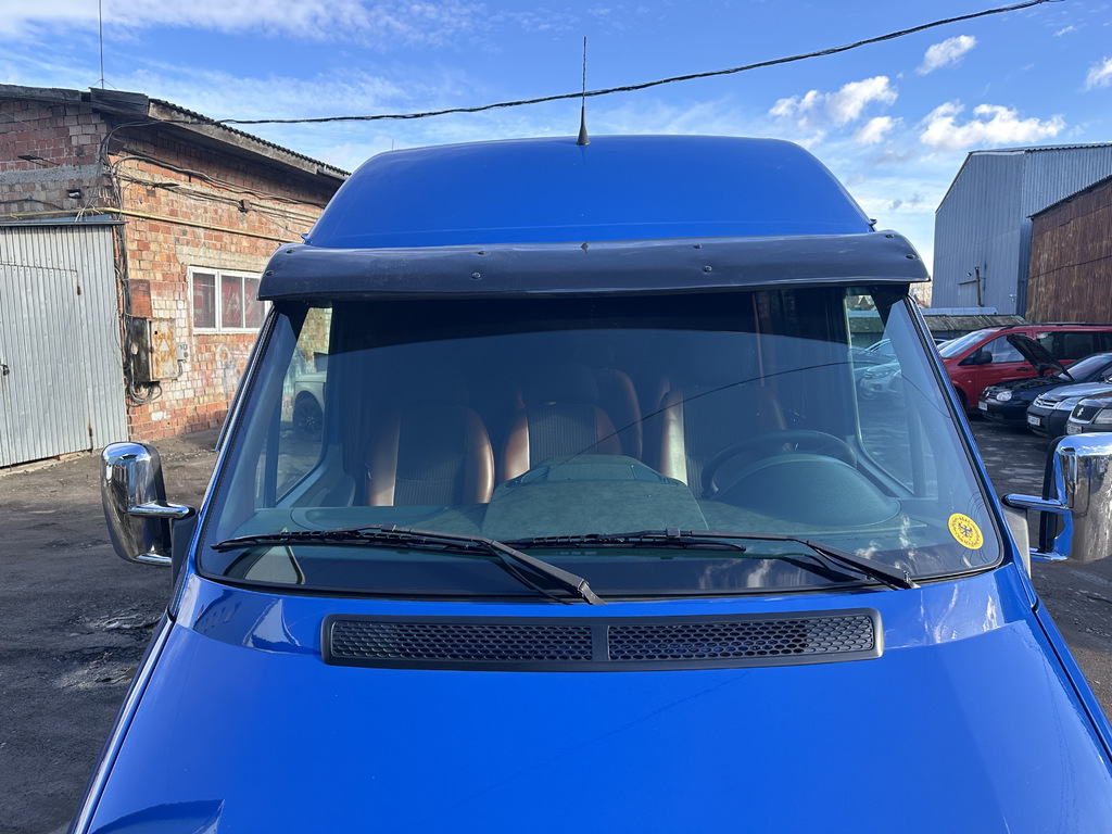 Козирьок на лобове скло (чорний глянець, 5мм) для Mercedes Sprinter W901/902/903/904/905 1995-2006 рр