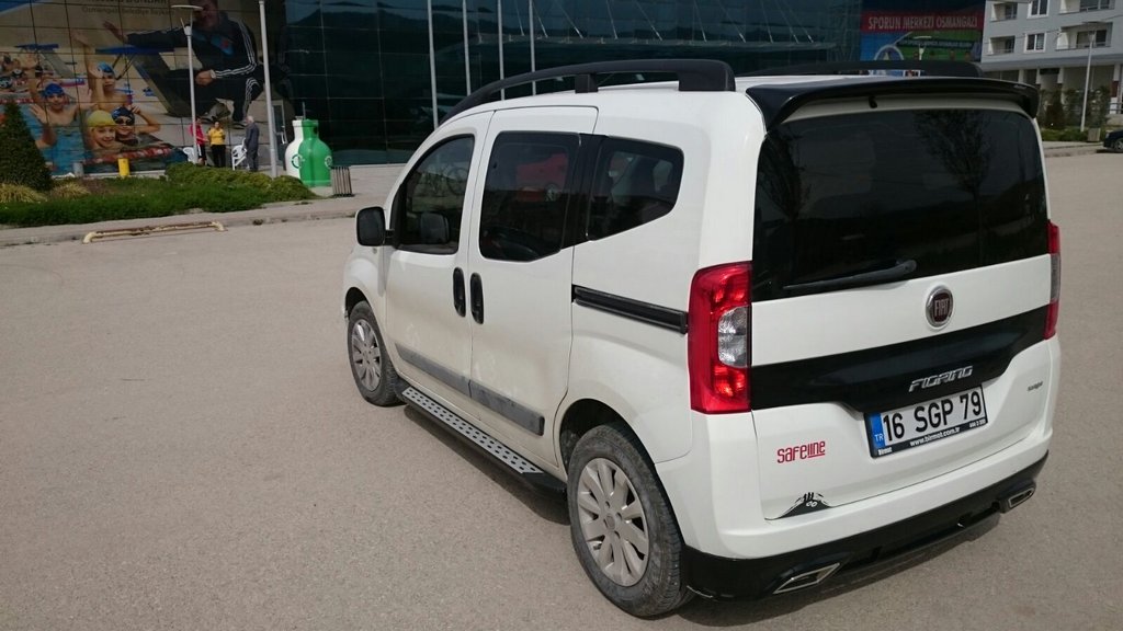 Накладка на задній бампер AMG (під фарбування) для Citroen Nemo 2007-2017 рр