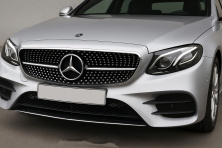 Передня решітка Diamond Black (для Avantgarde/AMG-Line/E43 AMG/E53 AMG 2016-2020) З місцем під камеру для Mercedes E-сlass W213 рр