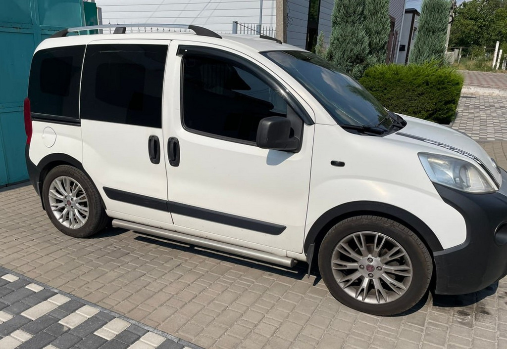Накладки на арки (4 шт, чорні) 1 двері, ABS пластик для Peugeot Bipper 2008-2017 рр