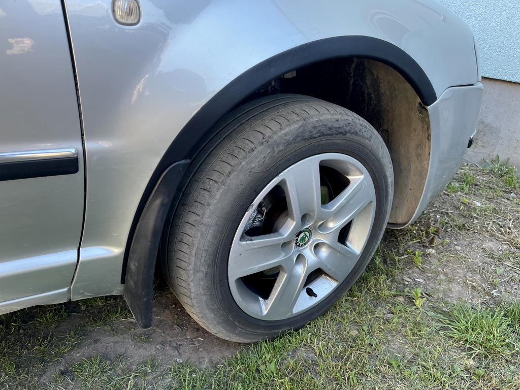 Накладки на арки (4 шт, чорні) ABS - пластик для Skoda Superb 2001-2009 рр