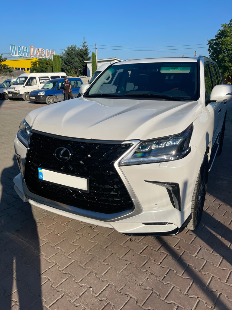 Комплект обвісів (TRD-Sport 2021-2022) Білий колір для Lexus LX570/450d рр