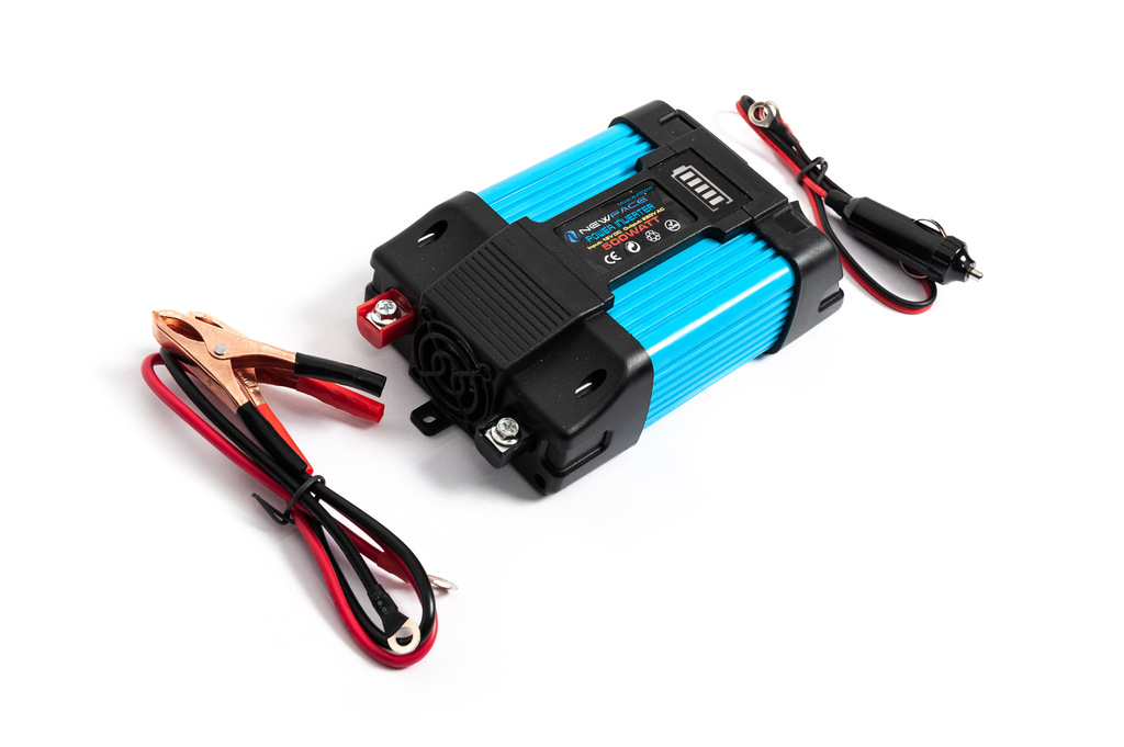 Автомобільний інвертор (220V/USB/300W) XLF500W