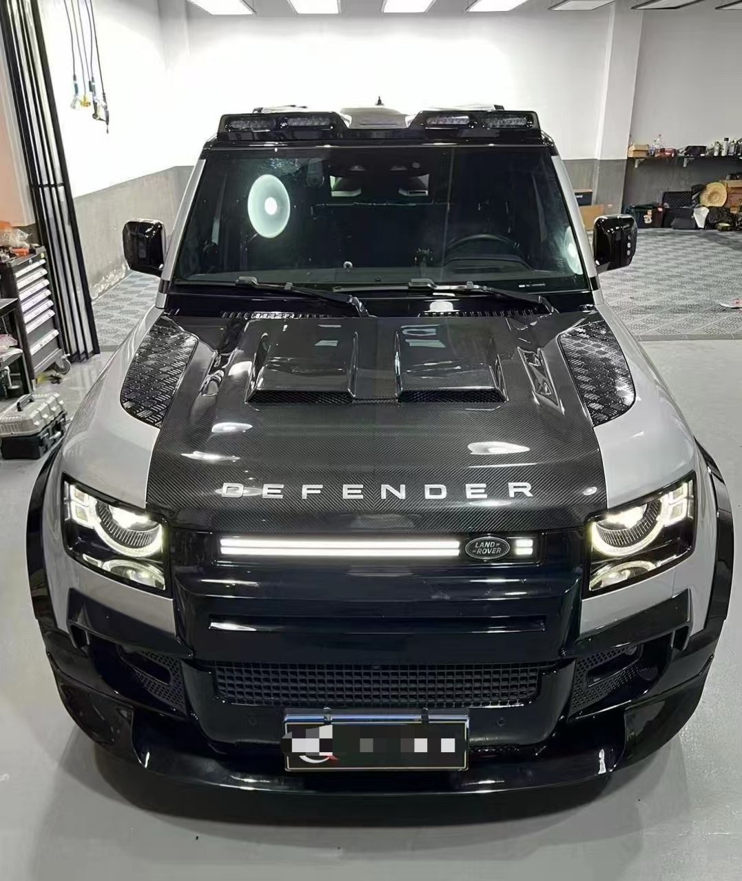Карбоновий капот (натуральний карбон) для Land Rover Defender 2019- рр