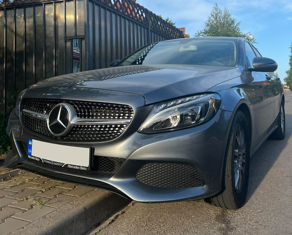 Передня решітка Diamond Silver (для Avantgarde/AMG-Line/C43 AMG) 2014-2018, без камери для Mercedes C-сlass W205 рр
