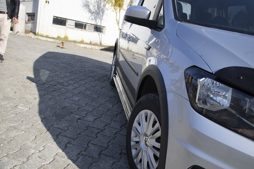 Накладки на бічні пороги EuroCap (стандартна база, чорні) для Volkswagen Caddy 2015-2020 рр