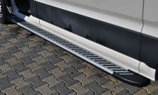 Бокові пороги Line (2 шт, алюміній) Середня база Volkswagen Crafter 2016- рр.