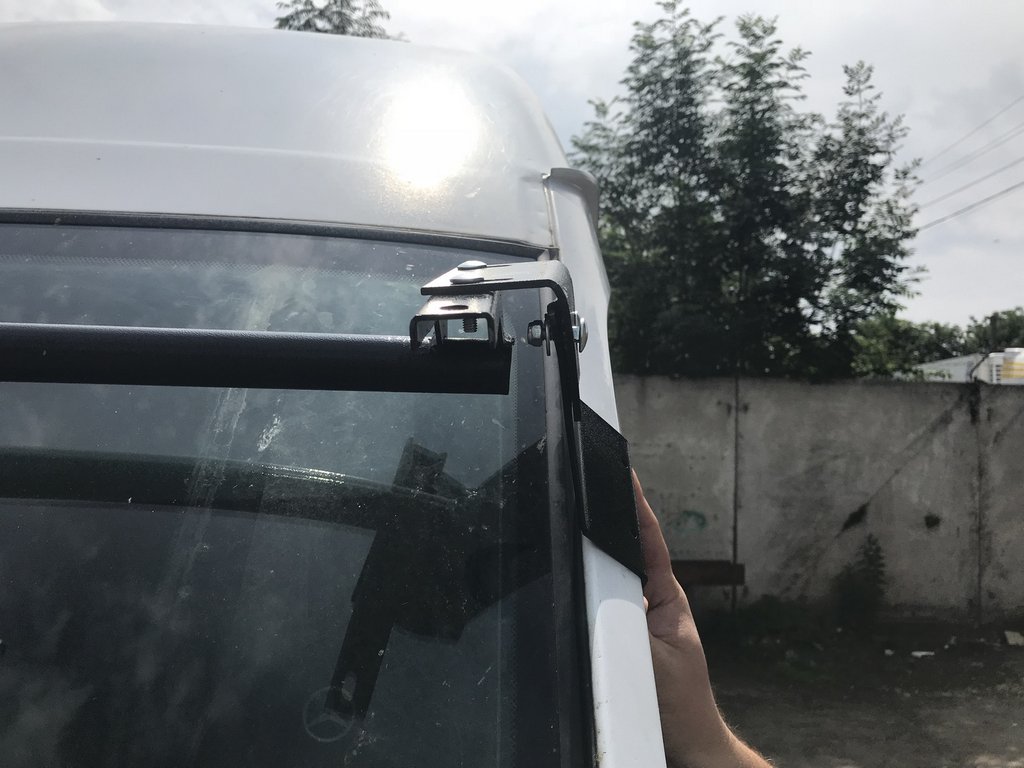 Козирьок на лобове скло (чорний глянець, 5мм) для Mercedes Sprinter W901/902/903/904/905 1995-2006 рр