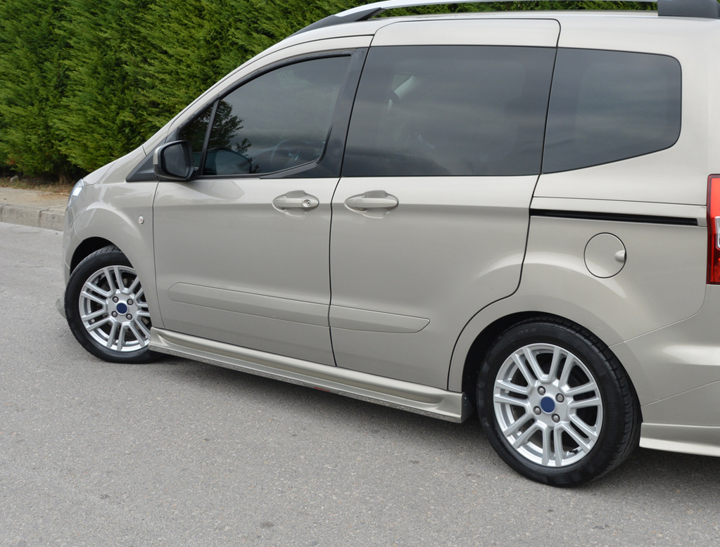 Бокові пороги (під фарбування) для Ford Courier 2014-2023 рр