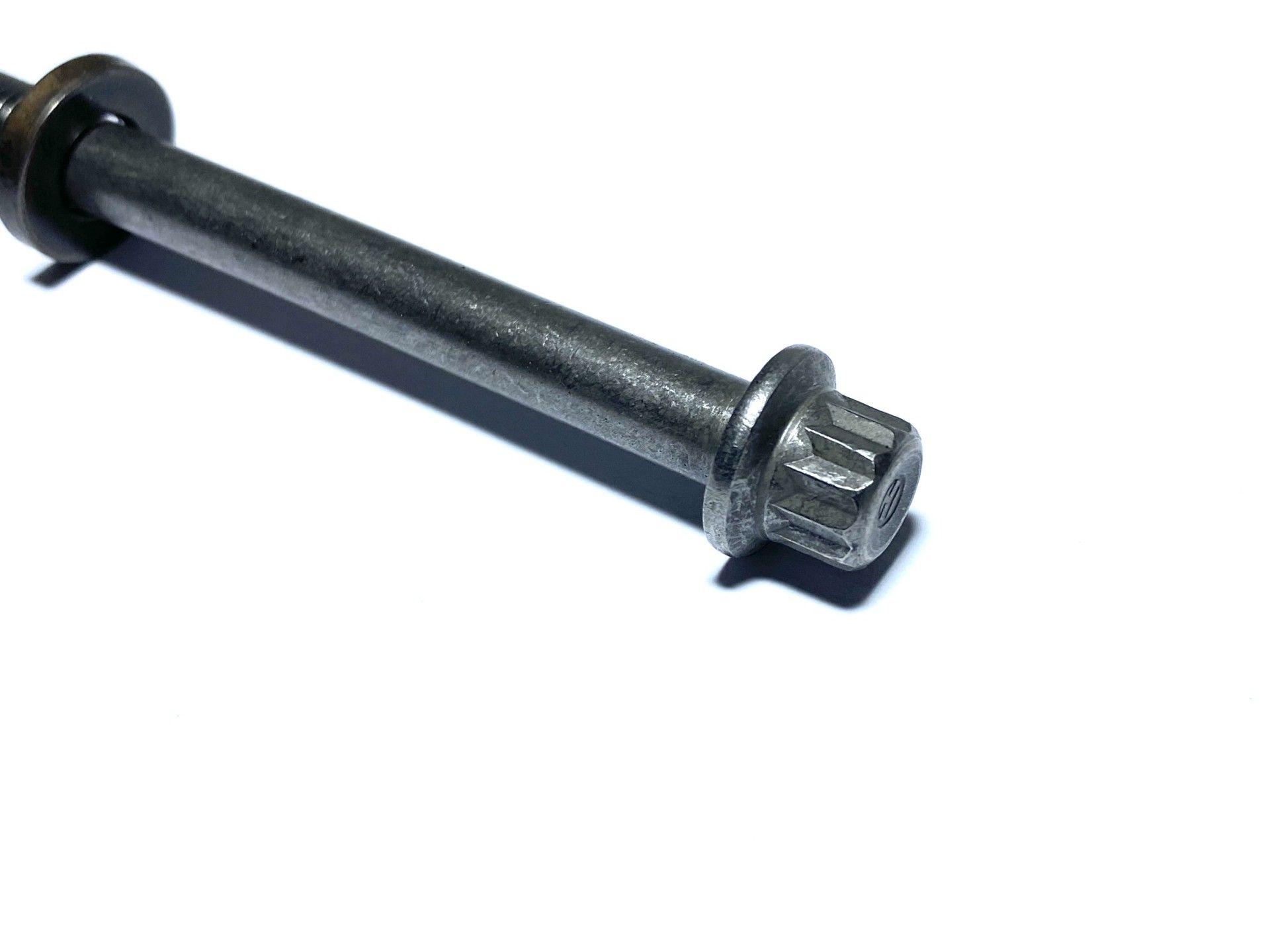 Болт ГБЦ BYDF3 KLM