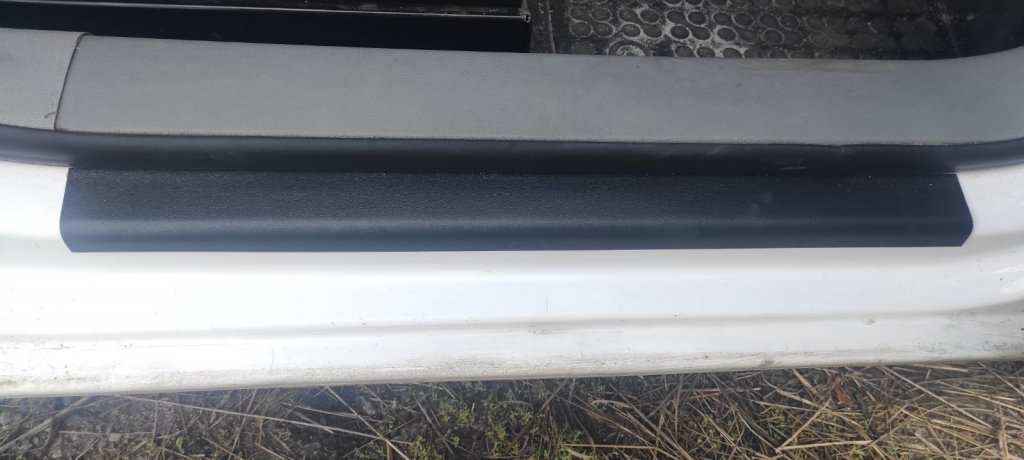 Накладки на дверні пороги (DDU, ABS-пластик) 4 шт, Мат для Volkswagen Caddy 2004-2010 рр