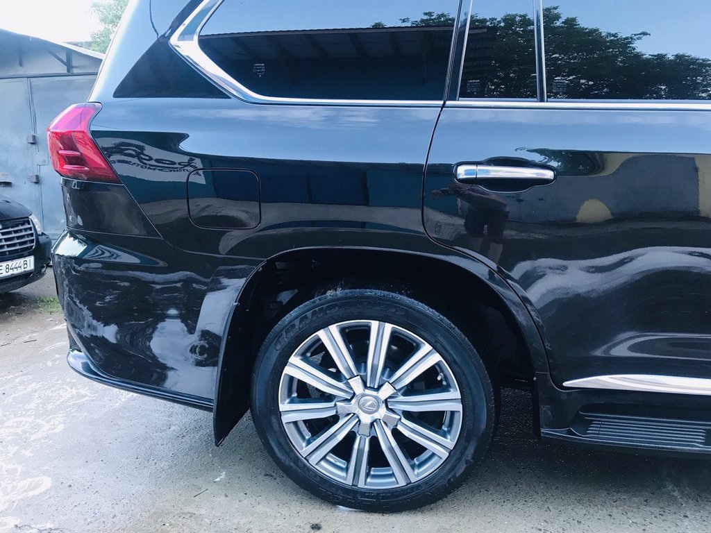 Комплект обвісів (TRD Sport 2017-2020) Чорний колір для Lexus LX570/450d рр