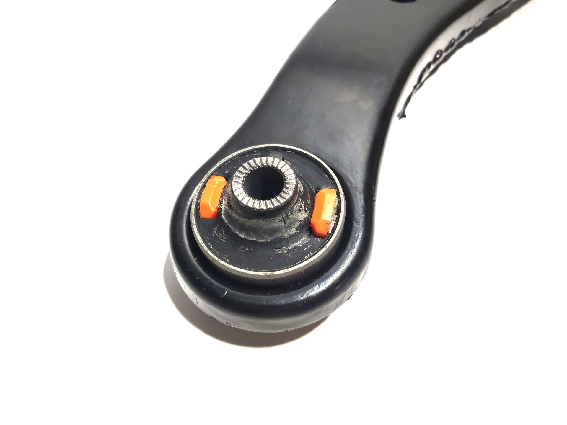 Важіль передній R Lifan X60 KIMIKO