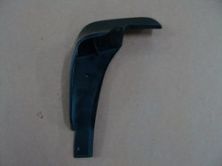 Бризговик передній R BYDF3 KLM