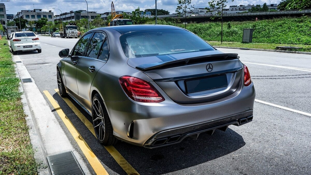 Комплект обвісів з повним заднім бампером (дизайн Black Mamba C63GT) для Mercedes C-сlass W205 2014-2021 рр