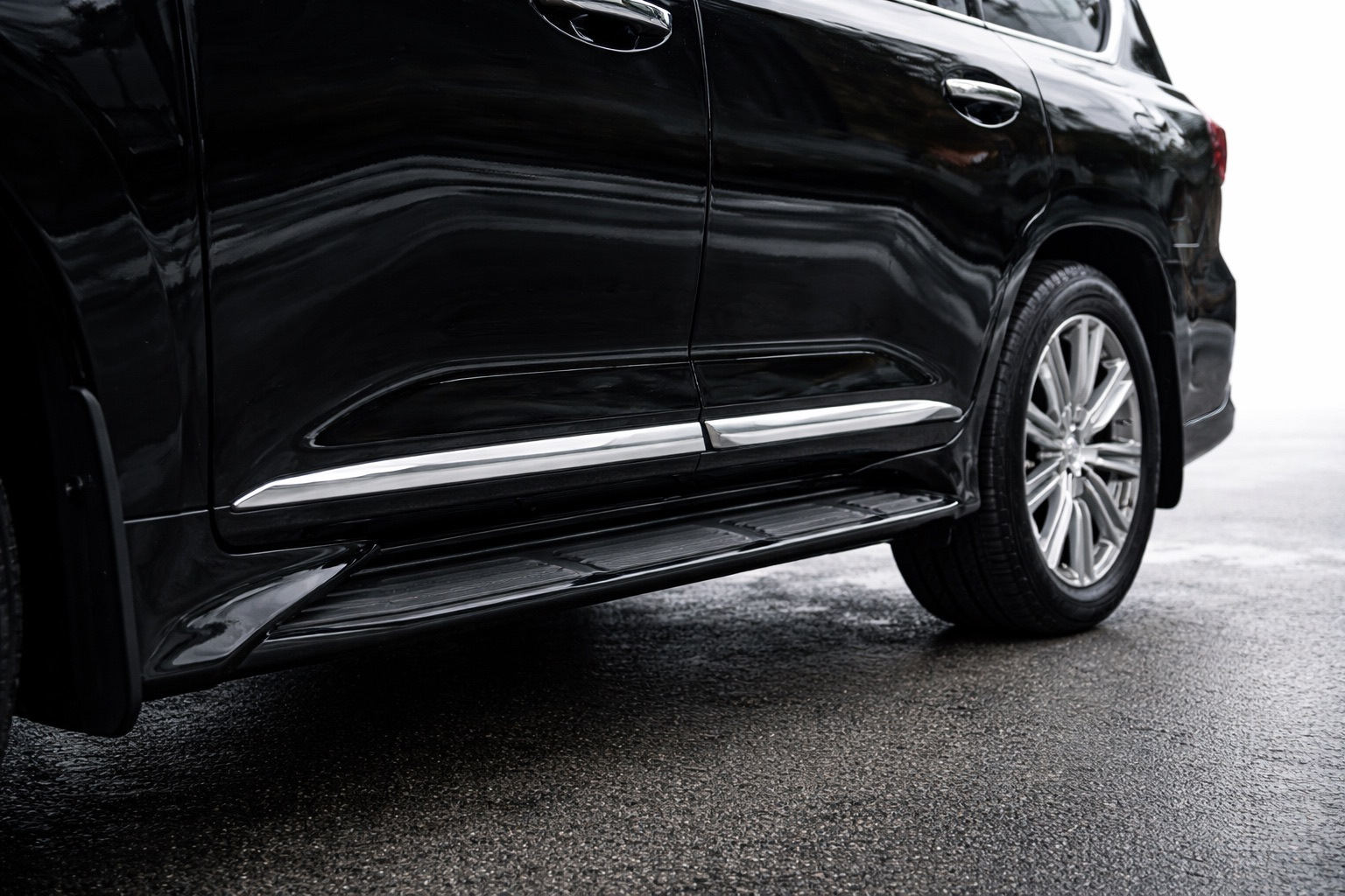 Молдинги (дизайн 2016-2026) для Lexus LX570/450d рр