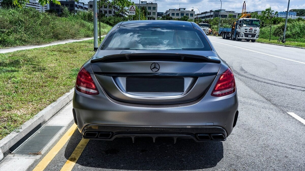 Комплект обвісів з повним заднім бампером (дизайн Black Mamba C63GT) для Mercedes C-сlass W205 2014-2021 рр