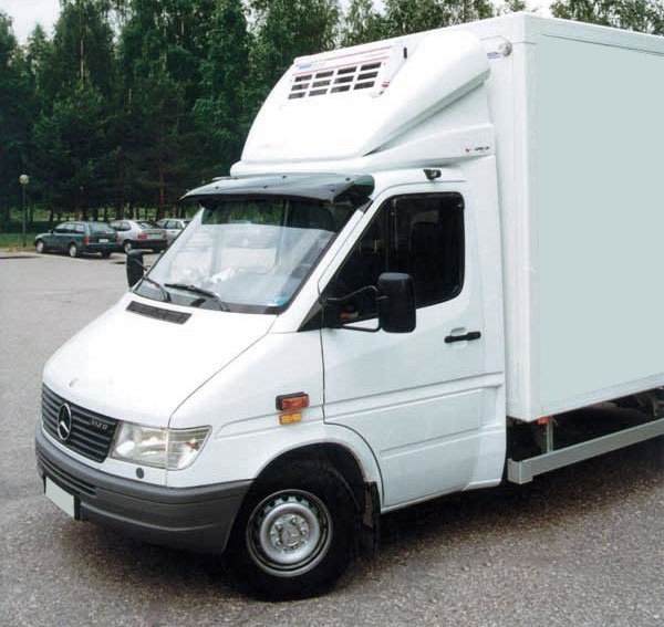 Козирьок на лобове скло (чорний глянець, 5мм) для Volkswagen LT 1995-2006 рр
