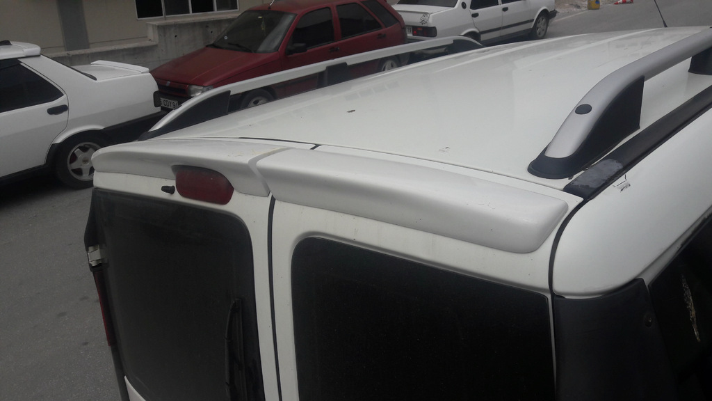 Спойлер Anatomic (розпашні двері, під фарбування) для Fiat Doblo I 2001-2005 рр