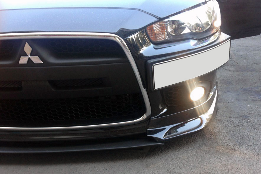 Підставка під номер (пластик) Чорний мат для Mitsubishi Lancer X 2008- рр