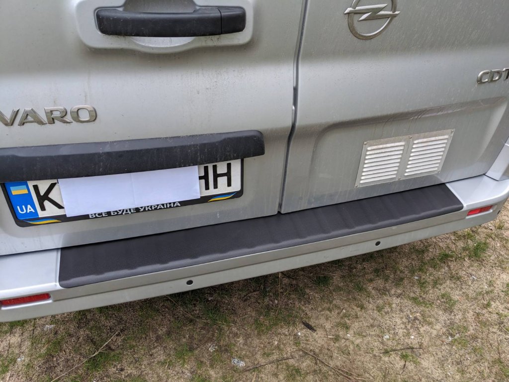 Накладка на задній бампер DDU (ABS) для Renault Trafic 2015- рр