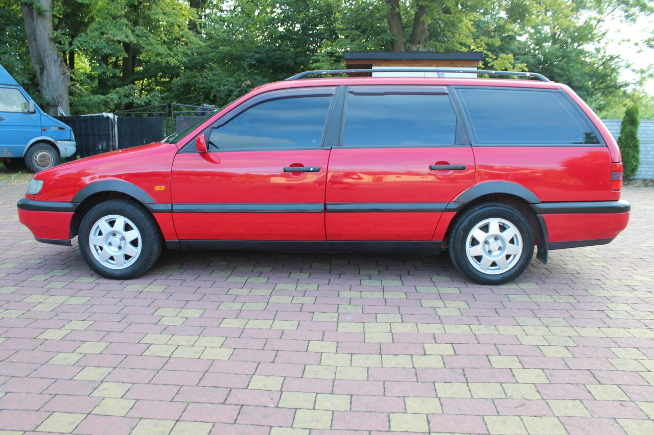 Накладки на арки (4 шт, чорні) для Volkswagen Passat B4 1993-1996 рр