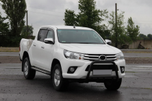 Передній захист QT008 Black (нерж) Toyota Hilux 2015- рр.