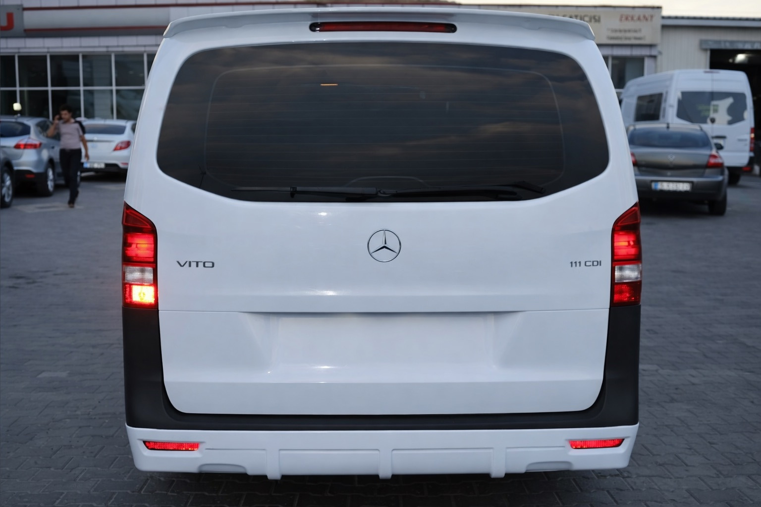 Накладка на задній бампер V1 (під фарбування) для Mercedes Vito/V-class W447 2014- рр