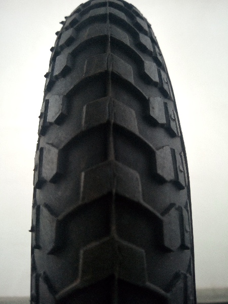 Велосипедная шина 12 * 1/2 * 2 1/4 (62-203) (S-102 DELITIRE) LTK