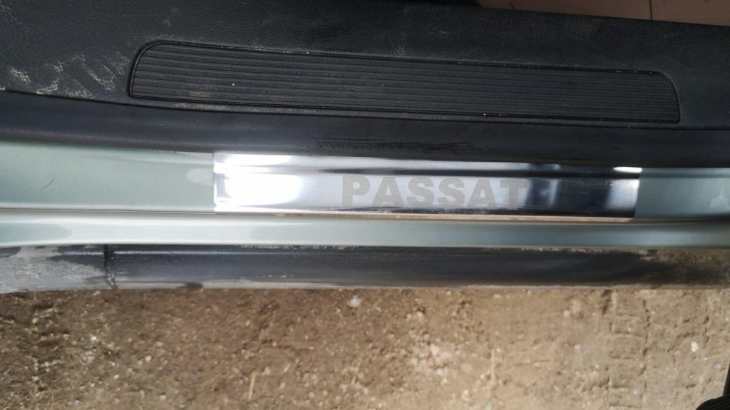Накладки на пороги Carmos V2 (4 шт, нерж) для Volkswagen Passat B7 2012-2015рр
