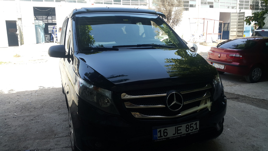 Козирьок на лобове скло (чорний глянець, 5мм) для Mercedes Vito/V-class W447 2014- рр